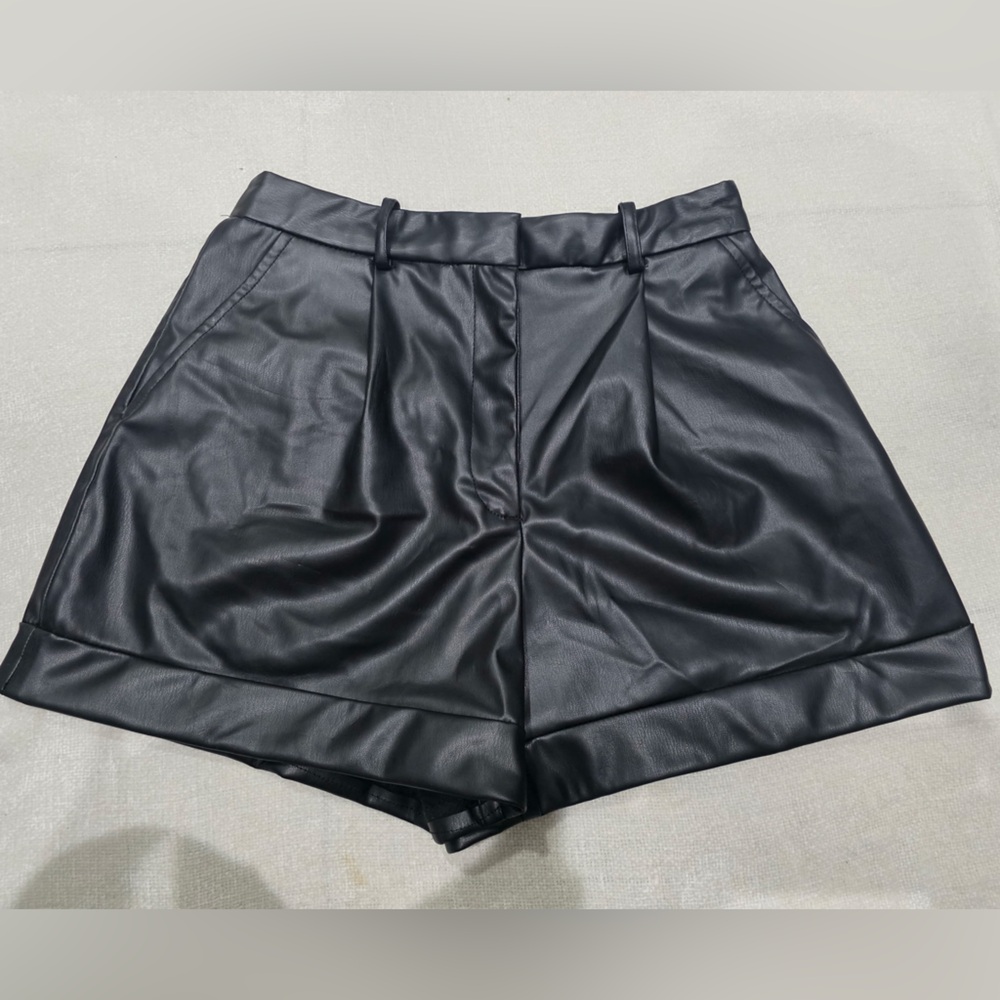 Zara Elegant Black Leather Shorts
